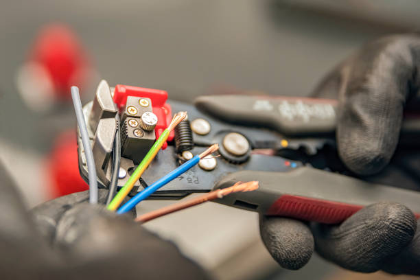 Best Electrician Near Me  in Malvern, OH